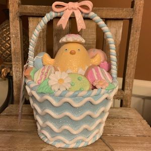 Light-up Gingerbread Chick Easter Basket